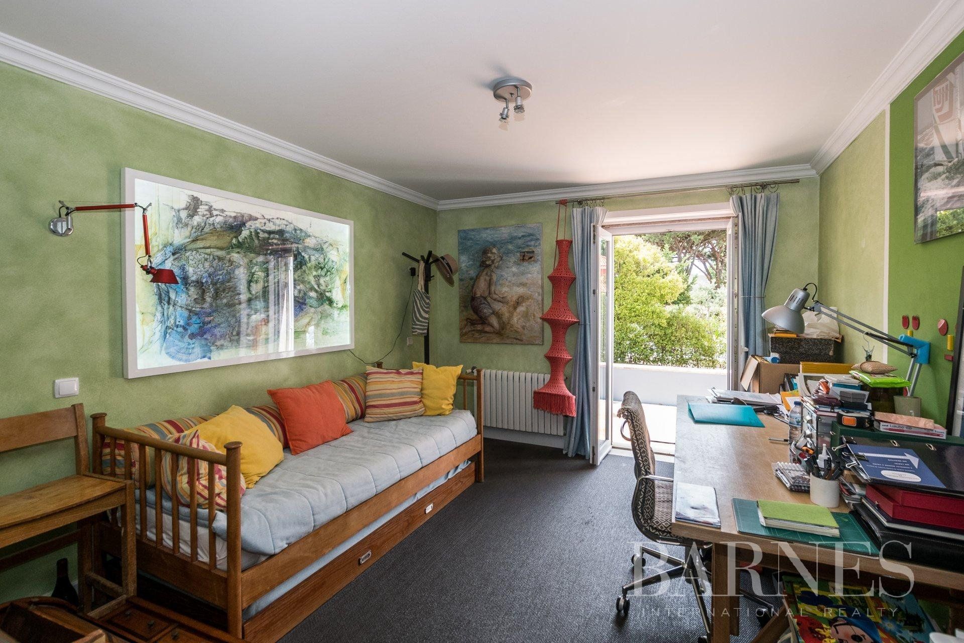 Къща в Cascais, Distrito de Lisboa, Португалия за продажба от BARNES