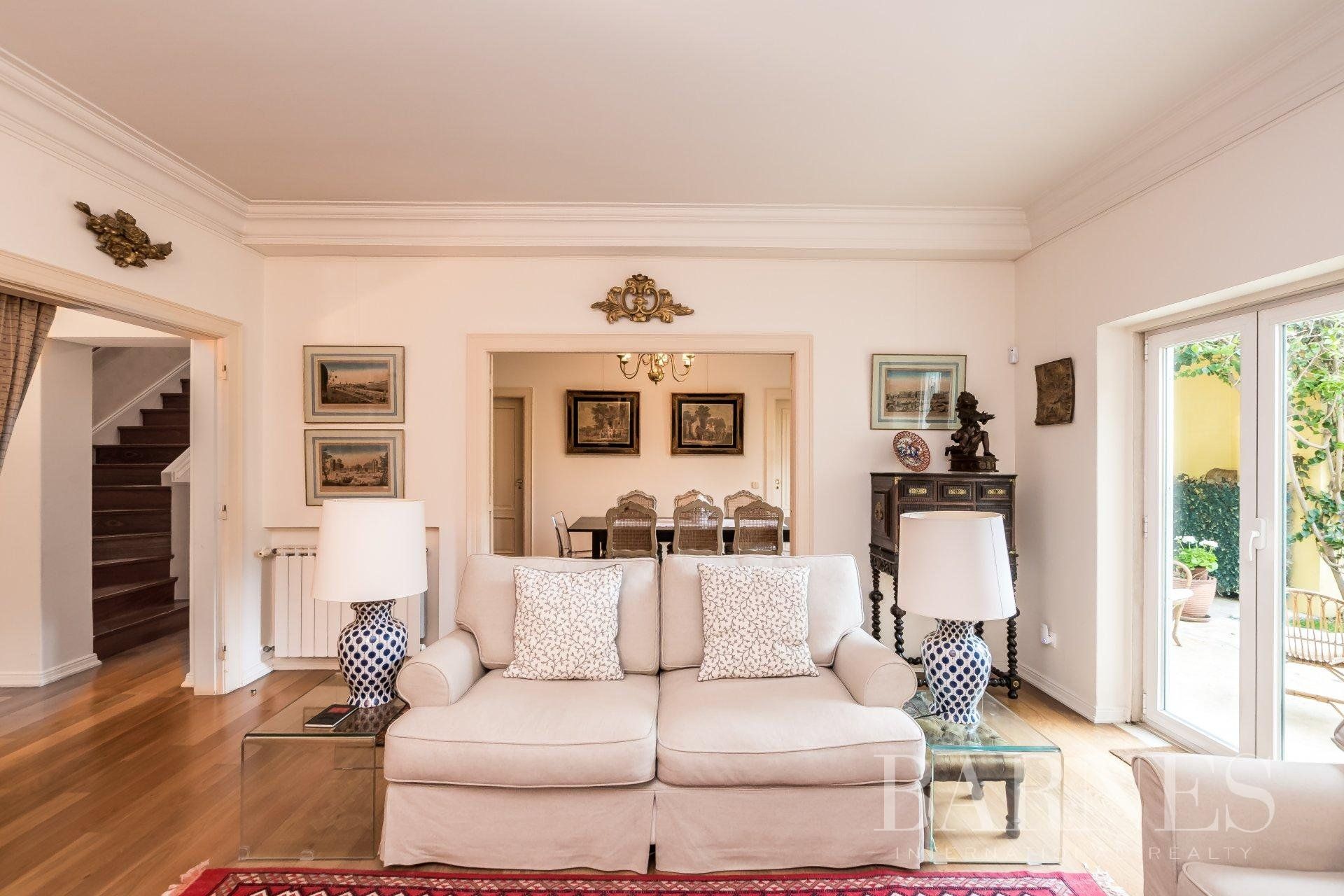 Къща в Cascais, Estoril, Португалия за продажба от BARNES Bulgaria