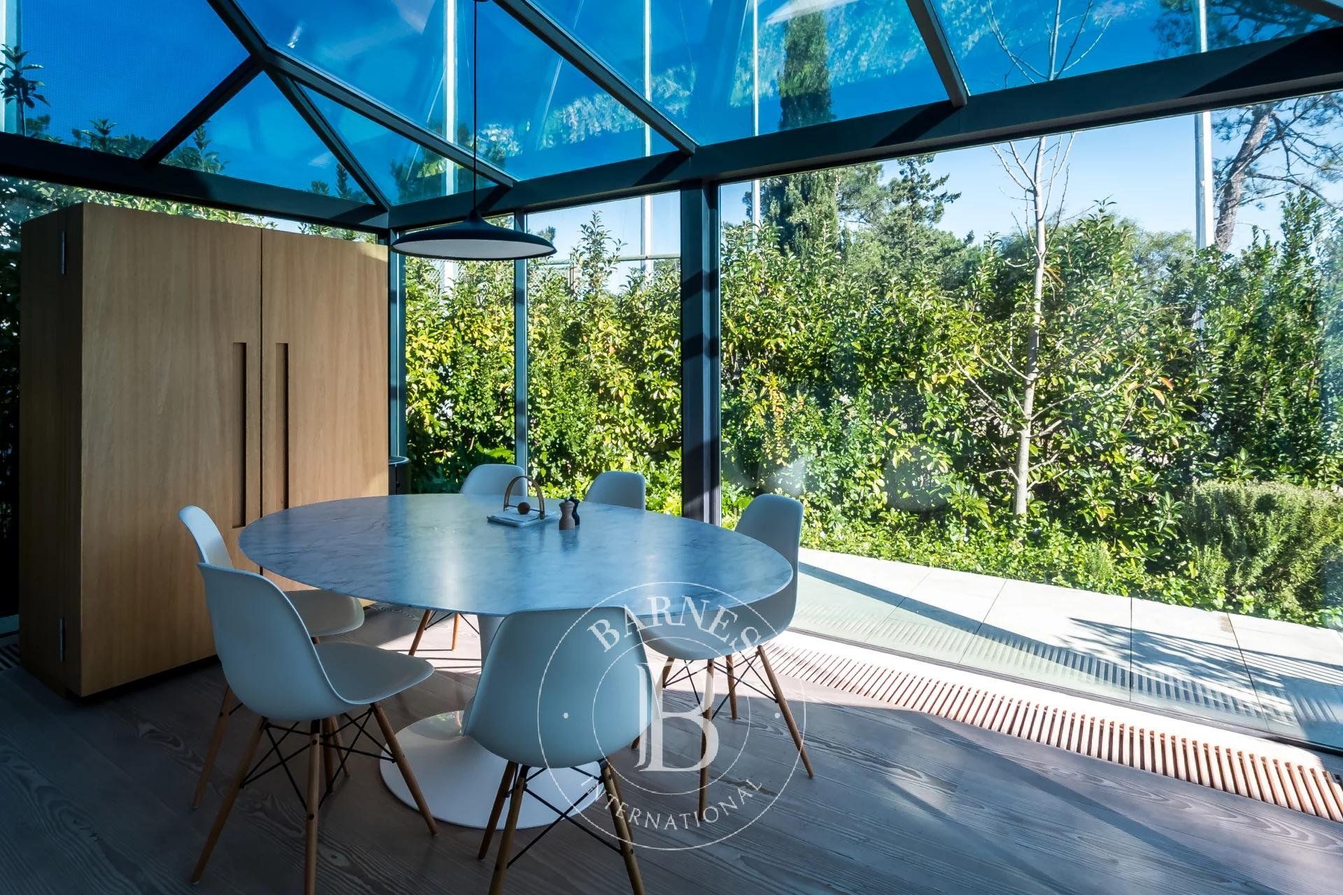 Къща в Cascais, Estoril, Португалия за продажба от BARNES Bulgaria