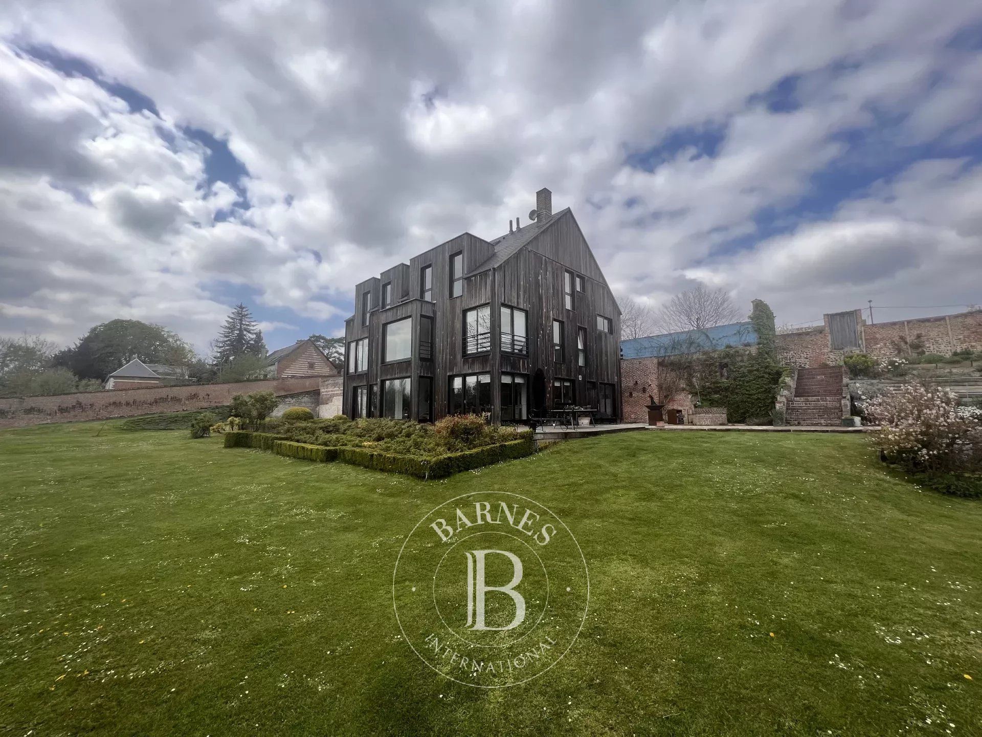 Къща в HautsdeFrance, Франция за продажба от BARNES Bulgaria